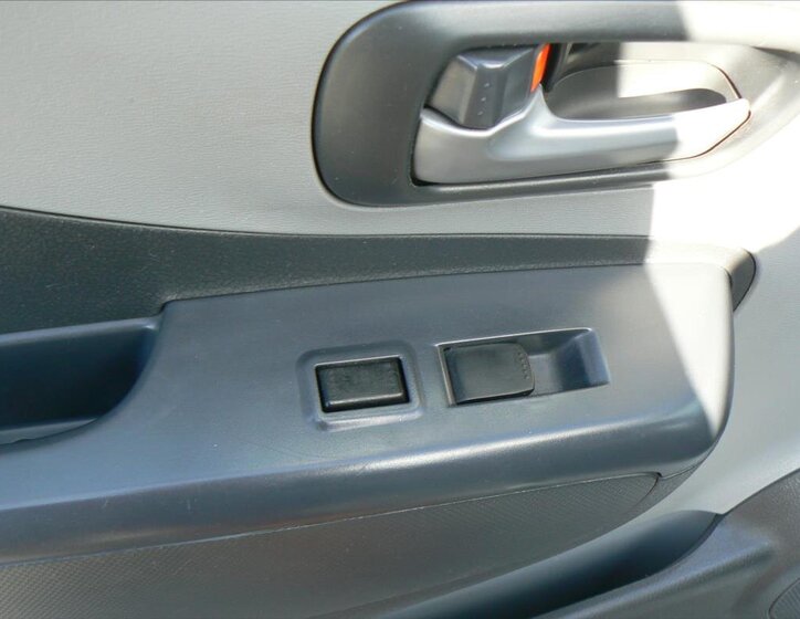 Suzuki Alto Hatchback 996,0 50 kw