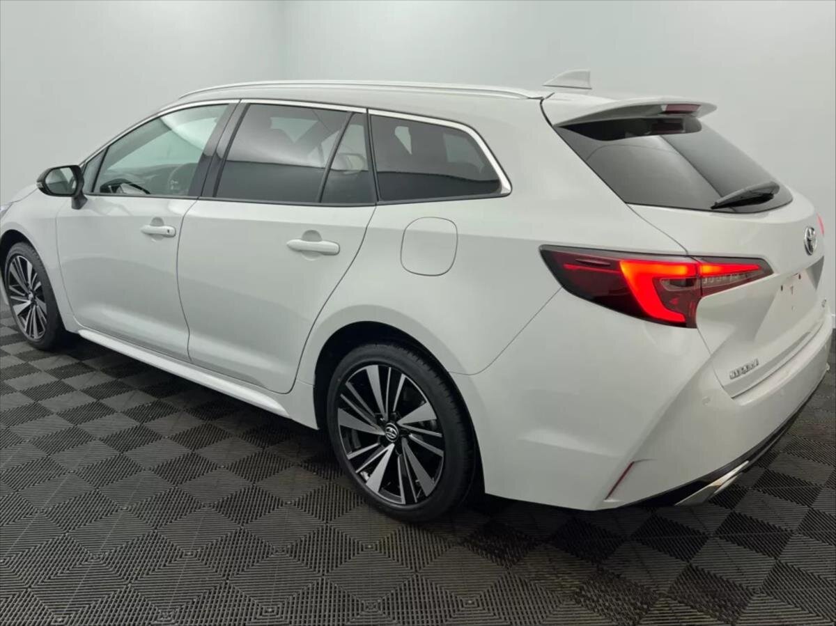 Toyota Corolla Kombi 2,0 l 144 kw