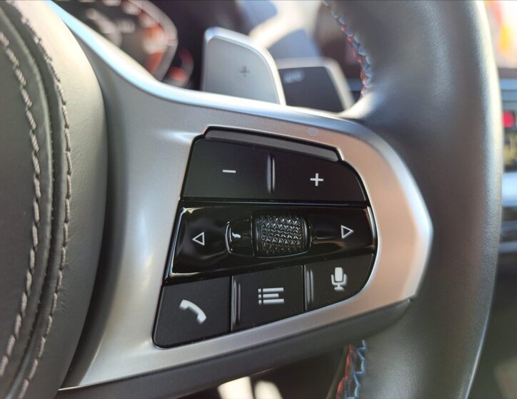 BMW Řada 8 Kupé 4,4 l 390 kw