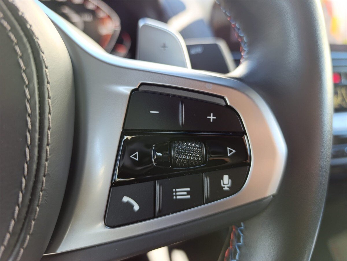 BMW Řada 8 Kupé 4,4 l 390 kw