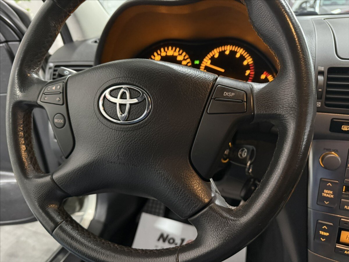 Toyota Avensis Liftback 1,8 l 95 kw