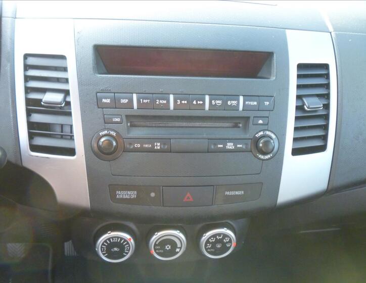 Citroën C-Crosser 18