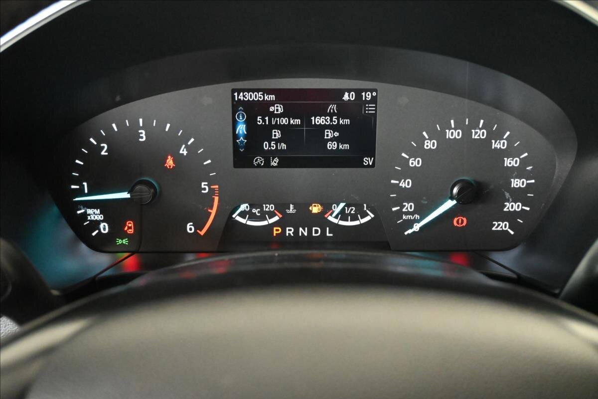 Ford Kuga SUV / Terénní 1,5 l 88 kw