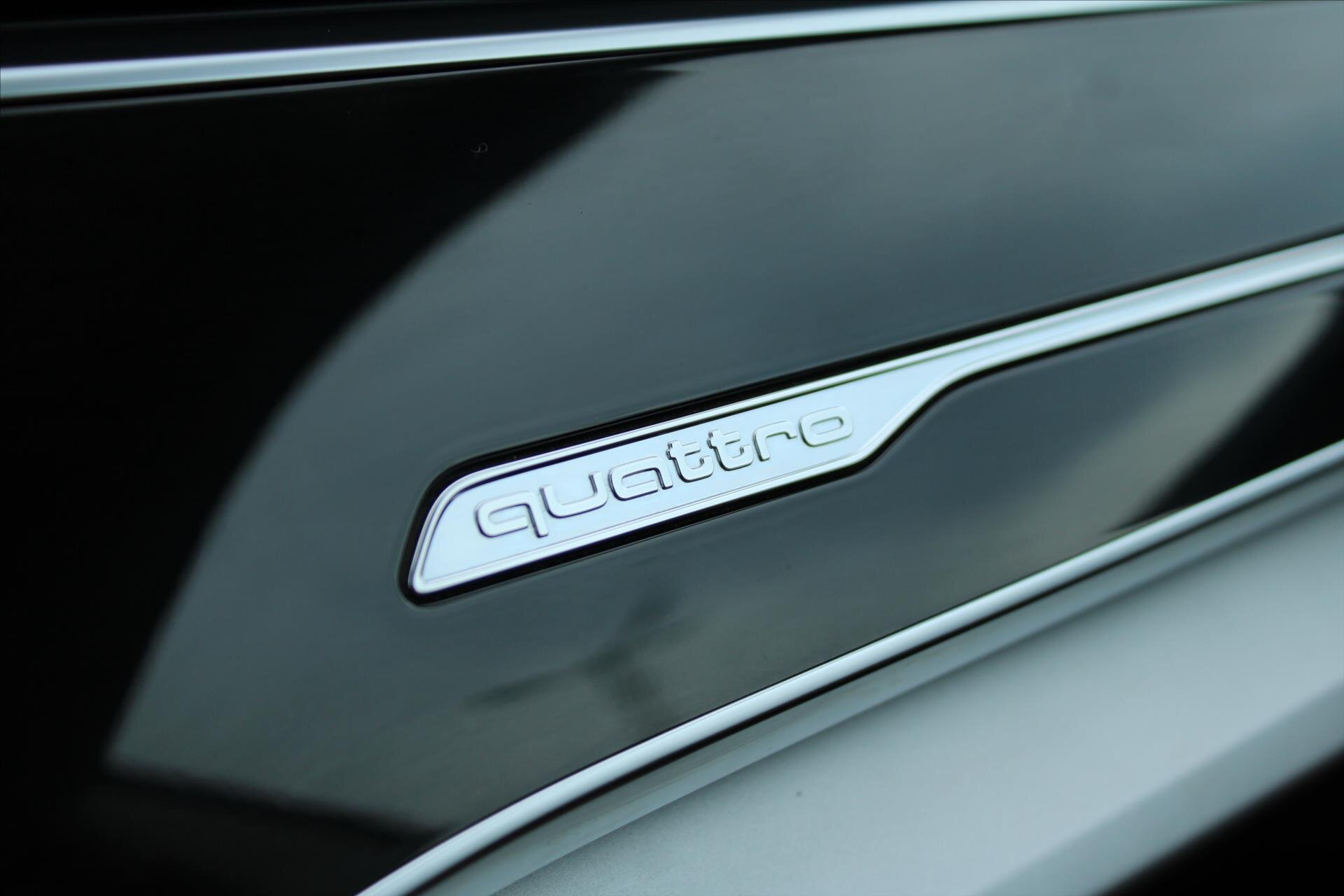 Audi Q8 SUV / Terénní 3,0 l 250 kw