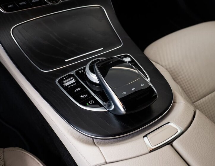 Mercedes-Benz Třídy E Sedan / Limuzína 2,0 l 145 kw