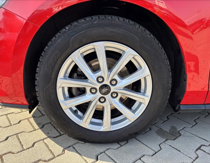 Ford Focus Kombi 999,0 92 kw