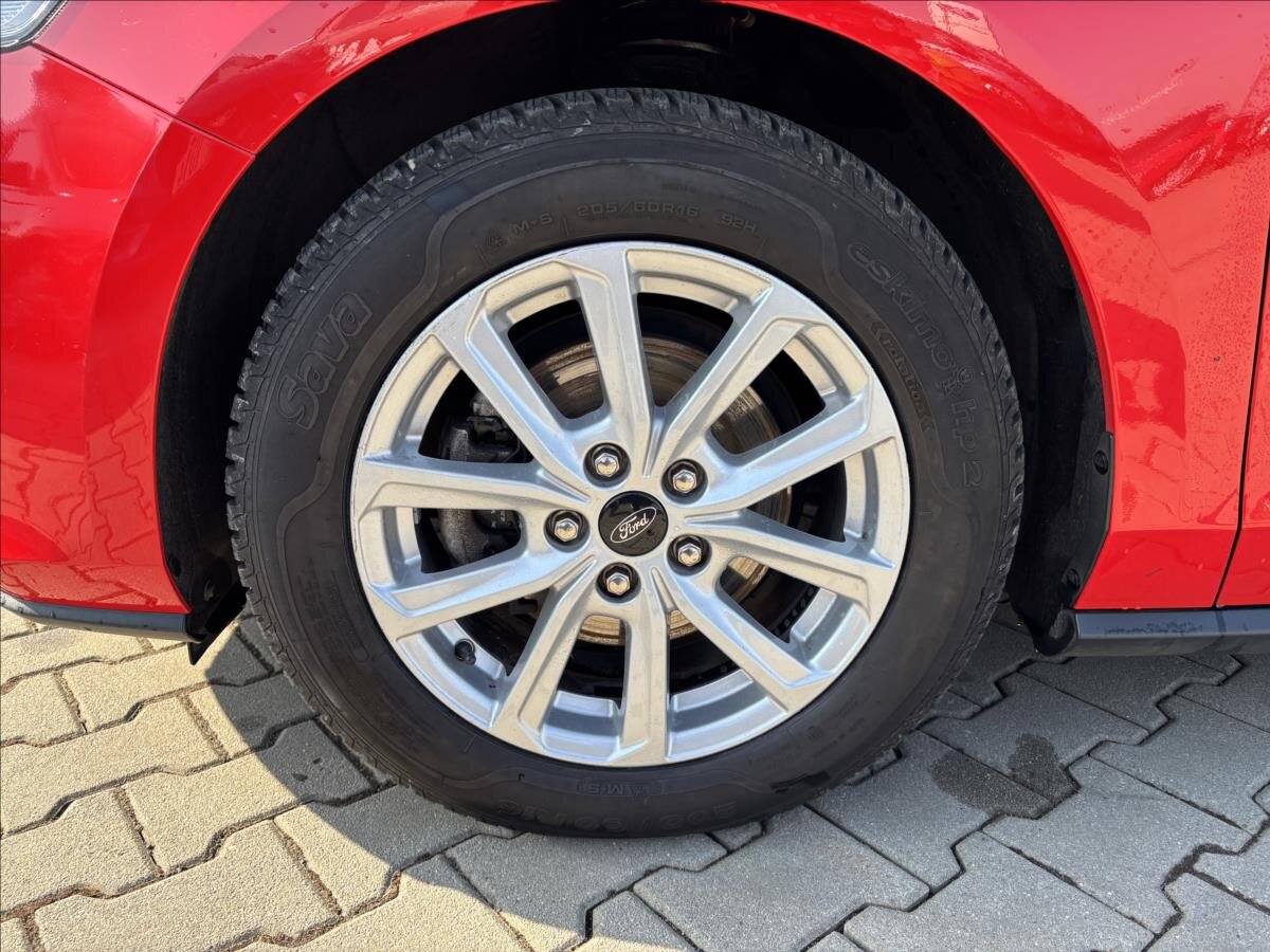 Ford Focus Kombi 999,0 92 kw