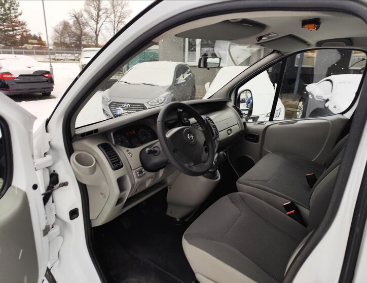 Opel Vivaro 13