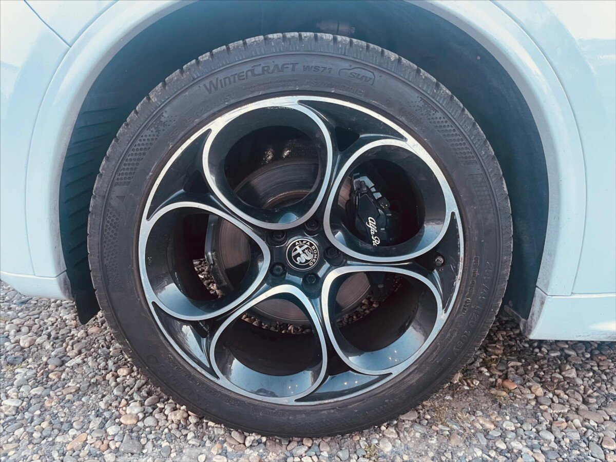 Alfa Romeo Stelvio SUV / Terénní 2,1 l 154 kw