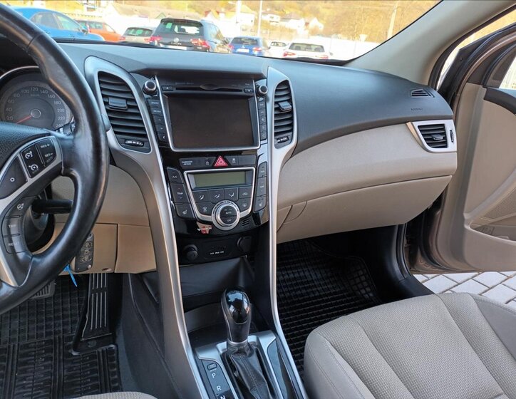 Hyundai i30 Kombi 1,6 l 99 kw