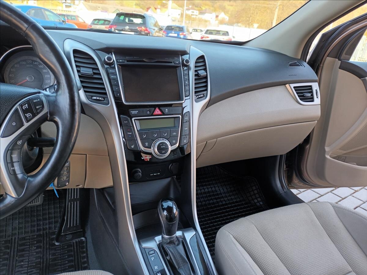 Hyundai i30 Kombi 1,6 l 99 kw