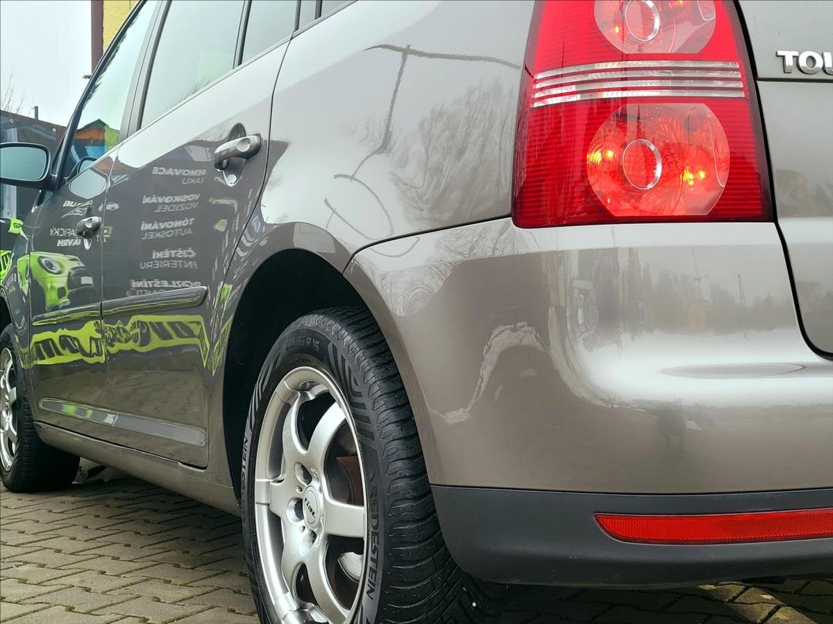 Volkswagen Touran Kombi 1,4 l 103 kw