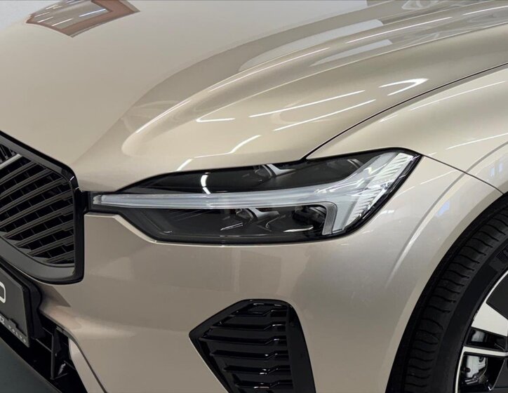 Volvo XC60 SUV / Terénní 2,0 l 184 kw