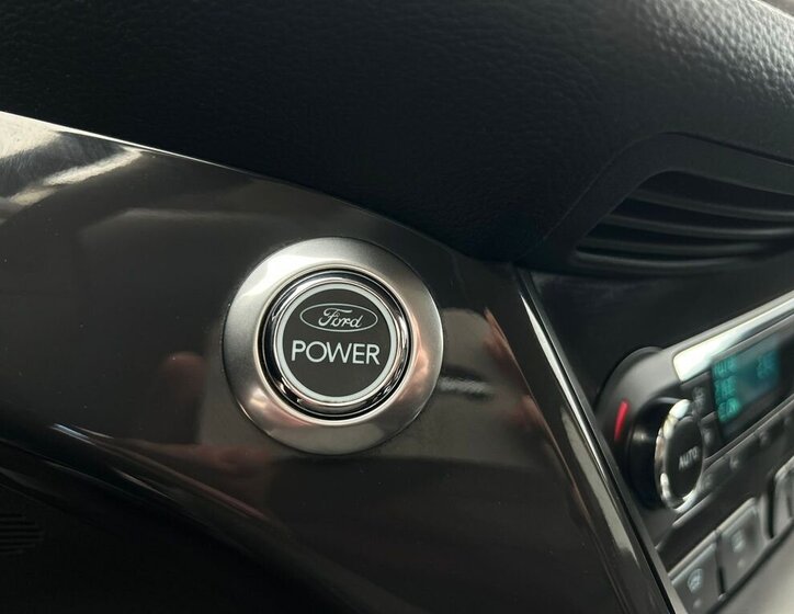 Ford Kuga SUV 2,0 l 120 kw