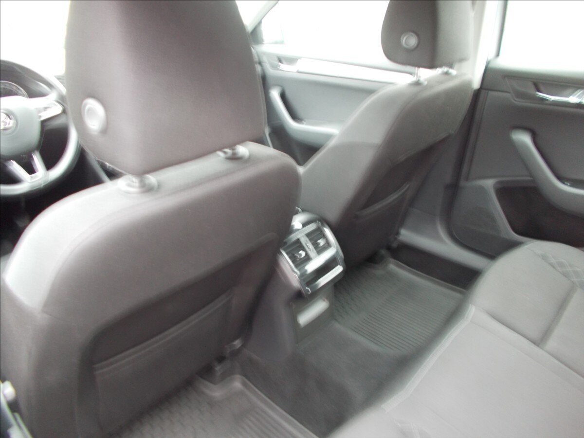 Škoda Superb Sedan / Limuzína 2,0 l 110 kw