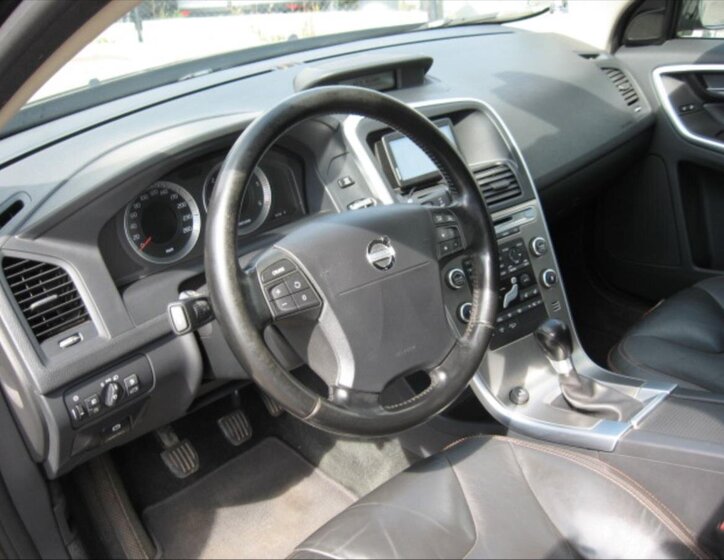 Volvo XC60 Kombi 2,4 l 120 kw