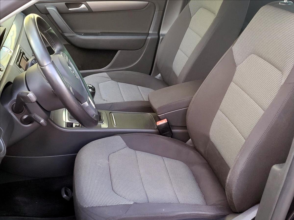 Volkswagen Passat Kombi 1,4 l 90 kw