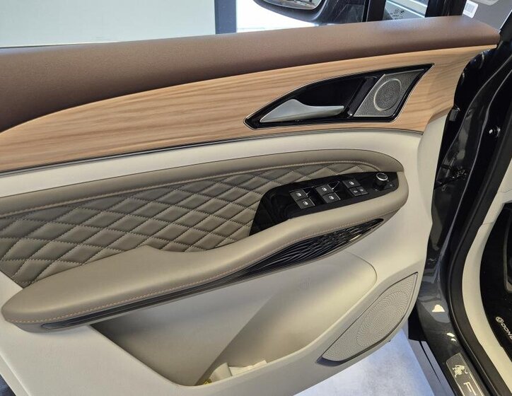 Dongfeng U-Tour MPV 1,5 l 130 kw