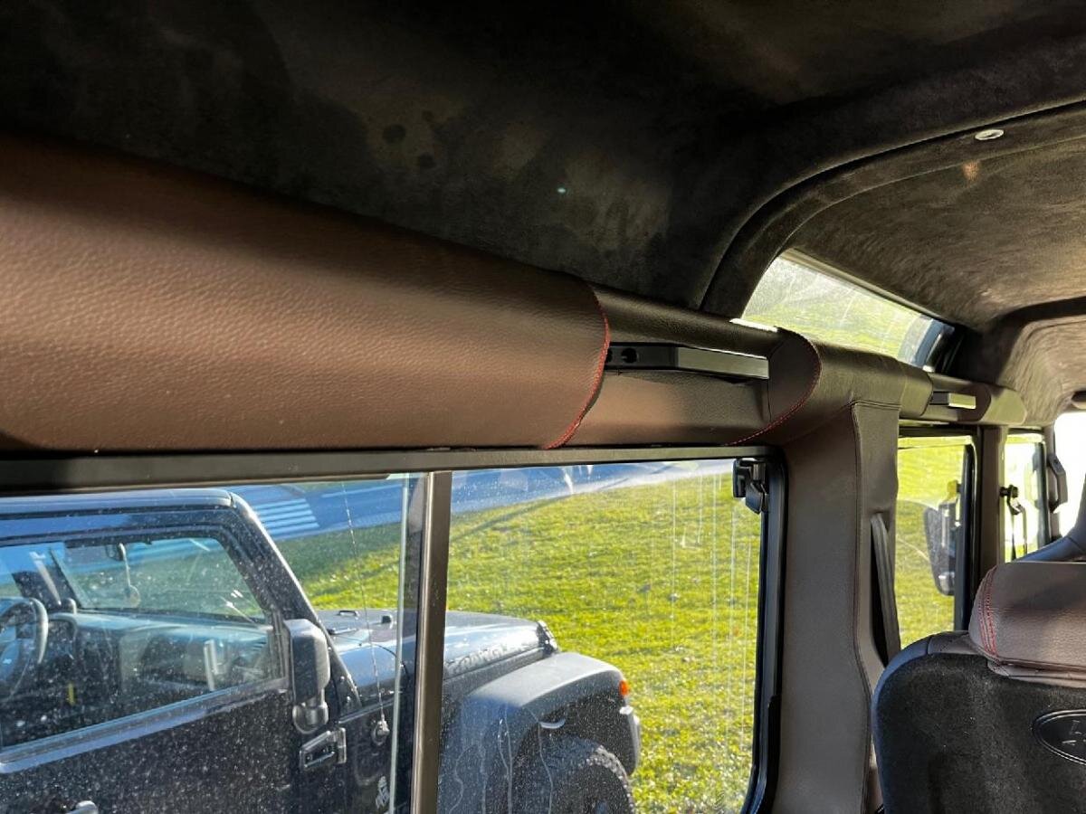 Land Rover Defender SUV / Terénní 2,2 l 90 kw