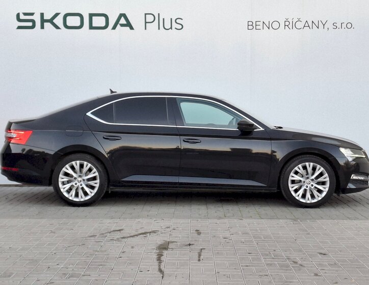 Škoda Superb 11