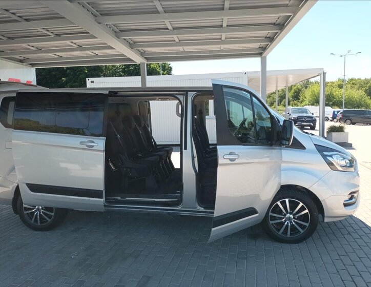 Ford Tourneo Custom VAN / Minibus 2,0 l 96 kw