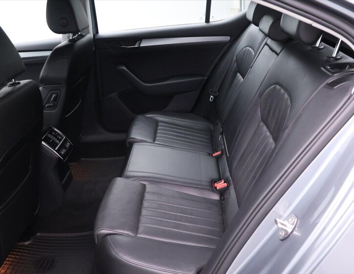 Škoda Superb Liftback 2,0 l 140 kw