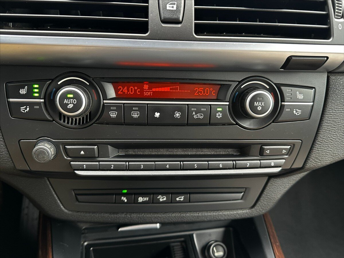 BMW X5 Kombi 3,0 l 180 kw