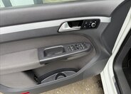 Volkswagen Touran Kombi 1,2 l 77 kw