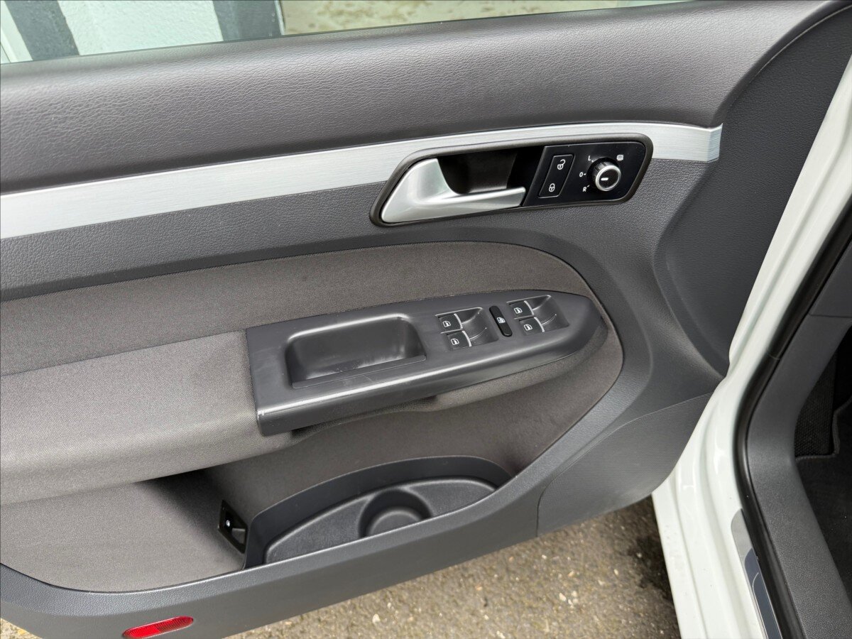 Volkswagen Touran Kombi 1,2 l 77 kw