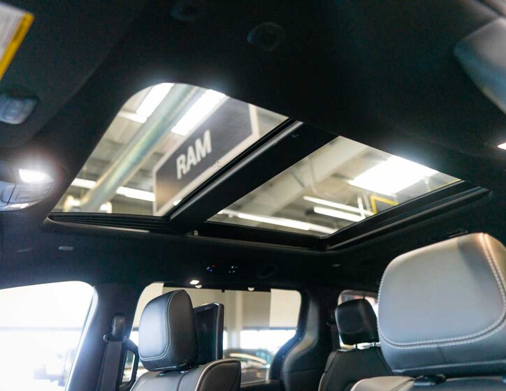 Chrysler Pacifica 35