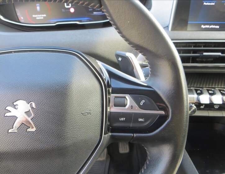 Peugeot 3008 SUV / Terénní 1,5 l 96 kw