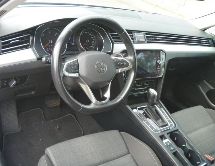 Volkswagen Passat 9