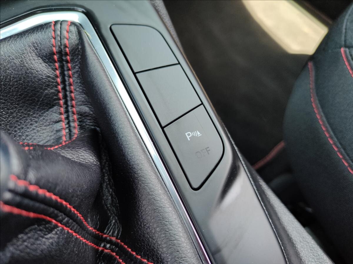 Ford Kuga SUV / Terénní 1,5 l 110 kw