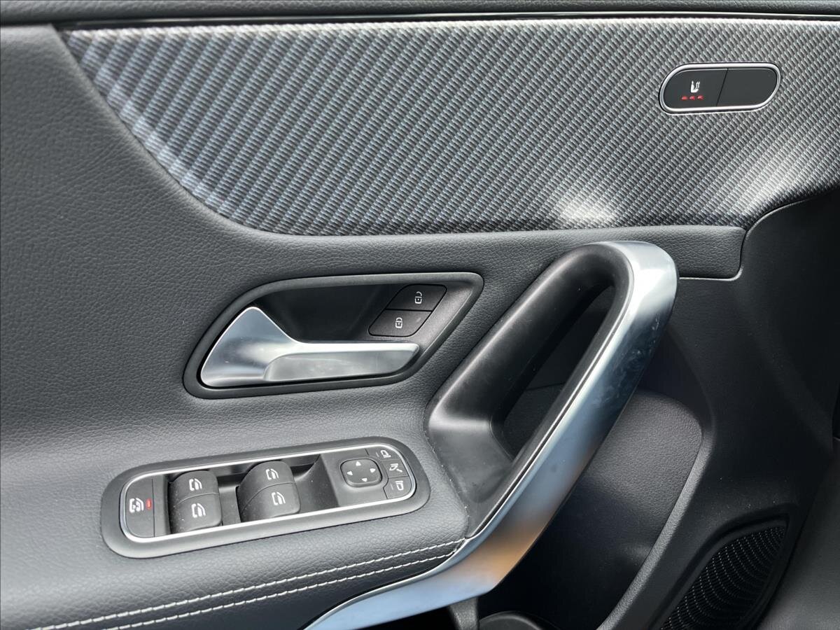 Mercedes-Benz Třídy A Hatchback 1,3 l 100 kw