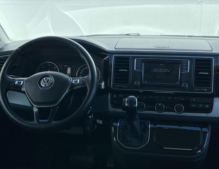 Volkswagen Multivan 5