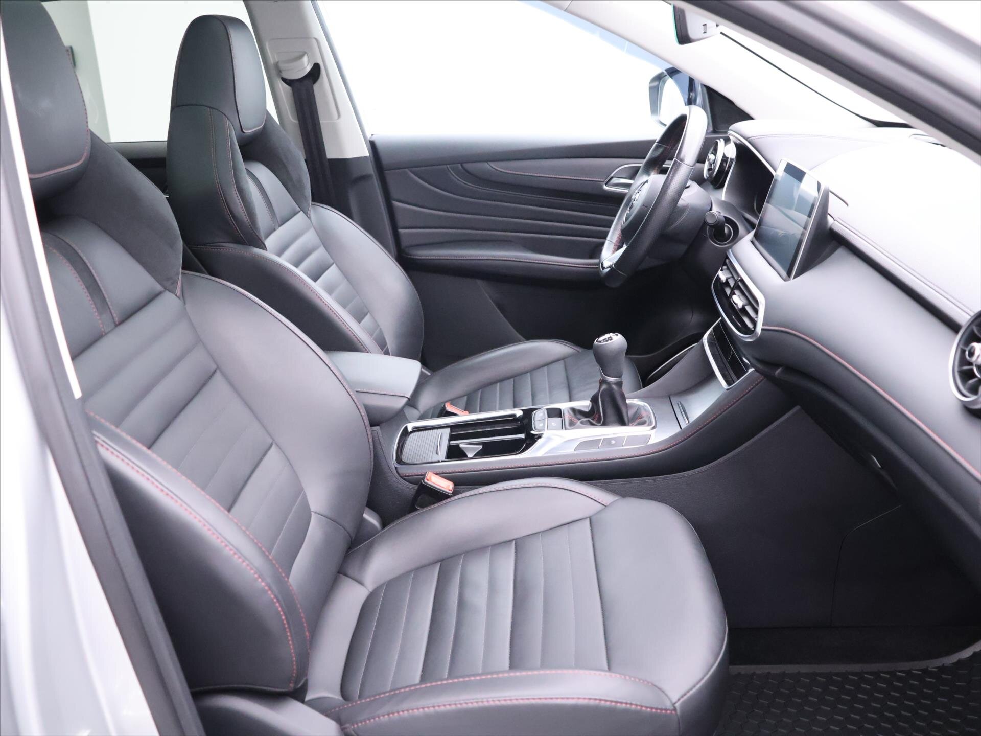 MG HS SUV / Terénní 1,5 l 119 kw