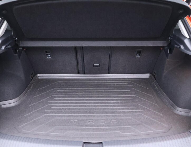 Volkswagen T-Roc SUV 1,5 l 110 kw