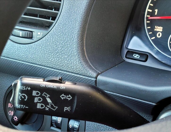 Volkswagen Caddy Skříň 1,6 l 75 kw