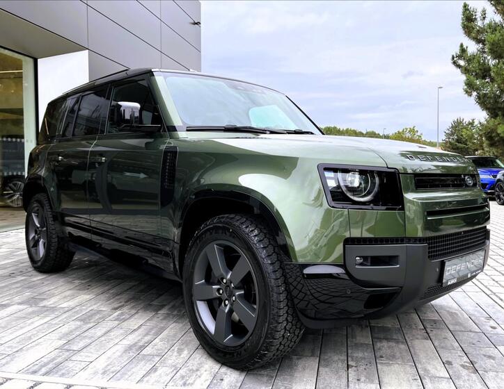 Land Rover Defender 10