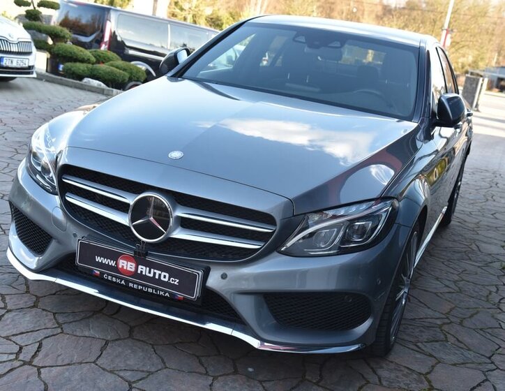 Mercedes-Benz Třídy C Sedan / Limuzína 2,1 l 125 kw