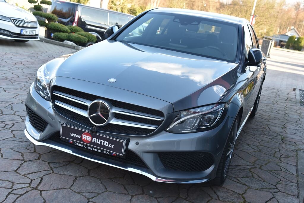 Mercedes-Benz Třídy C Sedan / Limuzína 2,1 l 125 kw