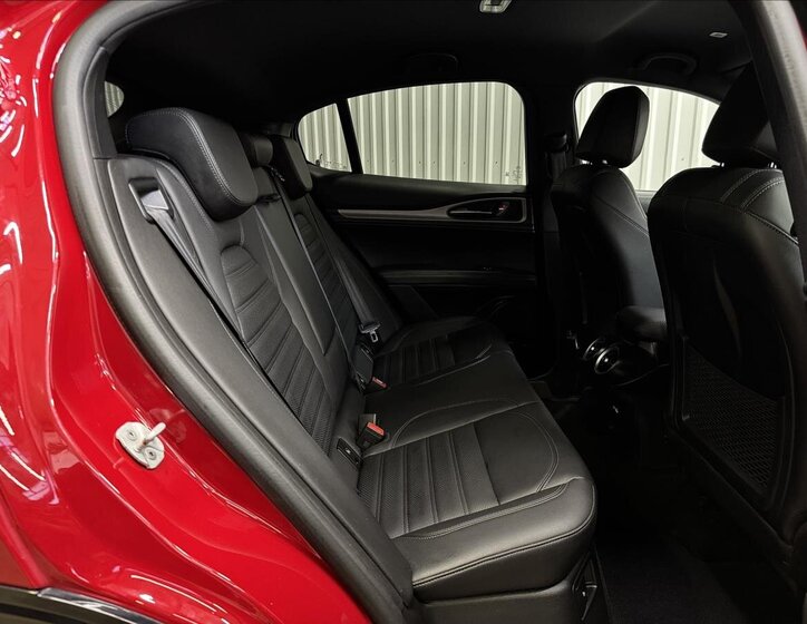 Alfa Romeo Stelvio SUV / Terénní 2,1 l 154 kw