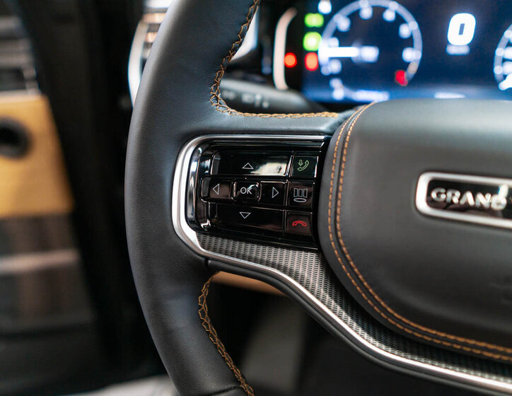 Jeep Grand Wagoneer SUV 6,4 l 351 kw