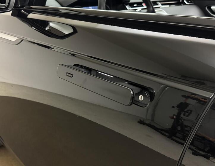 Land Rover Range Rover Velar 36