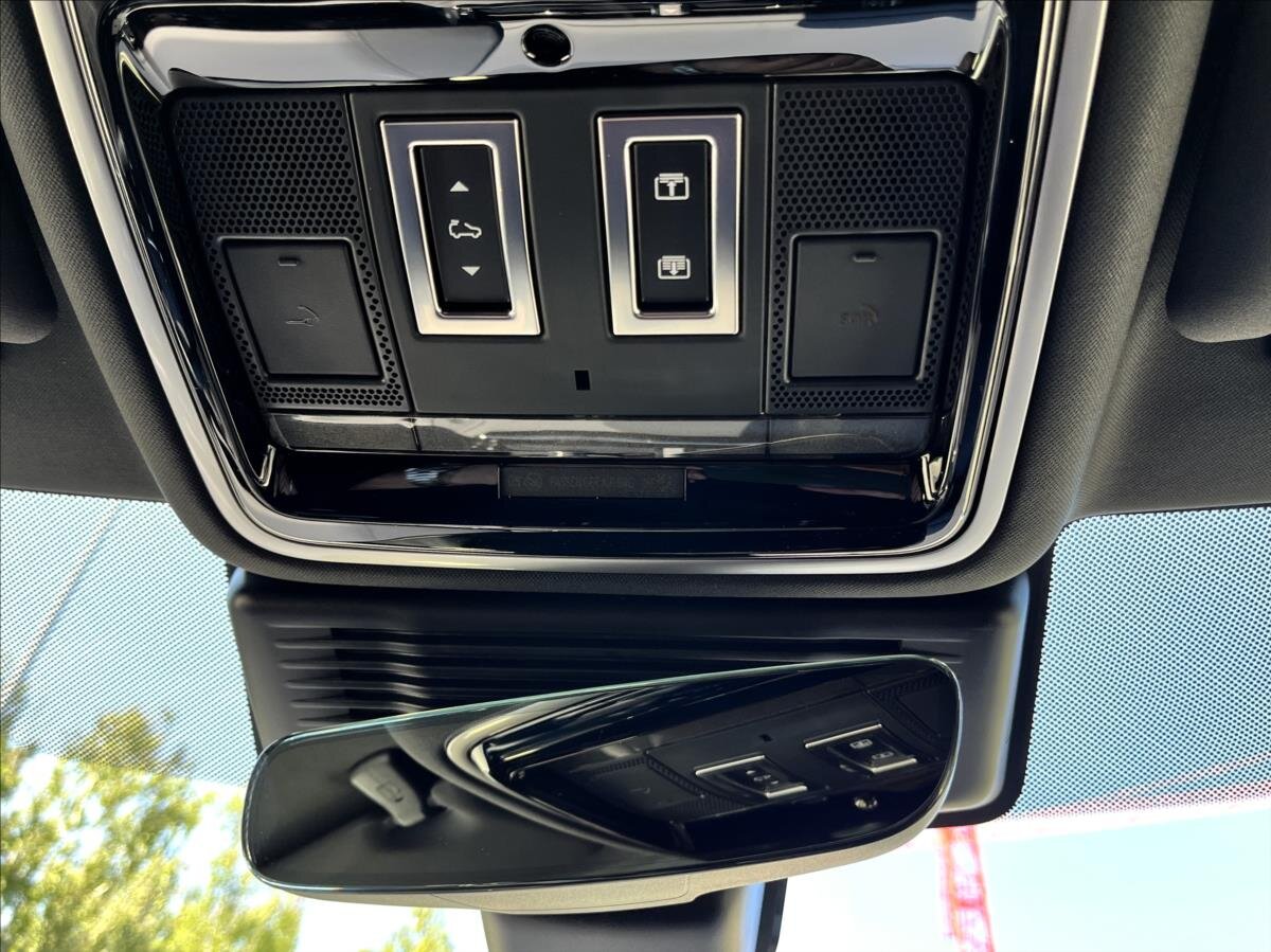 Land Rover Range Rover Velar SUV 2,0 l 150 kw