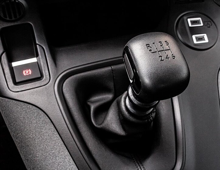 Peugeot Rifter MPV 1,5 l 96 kw