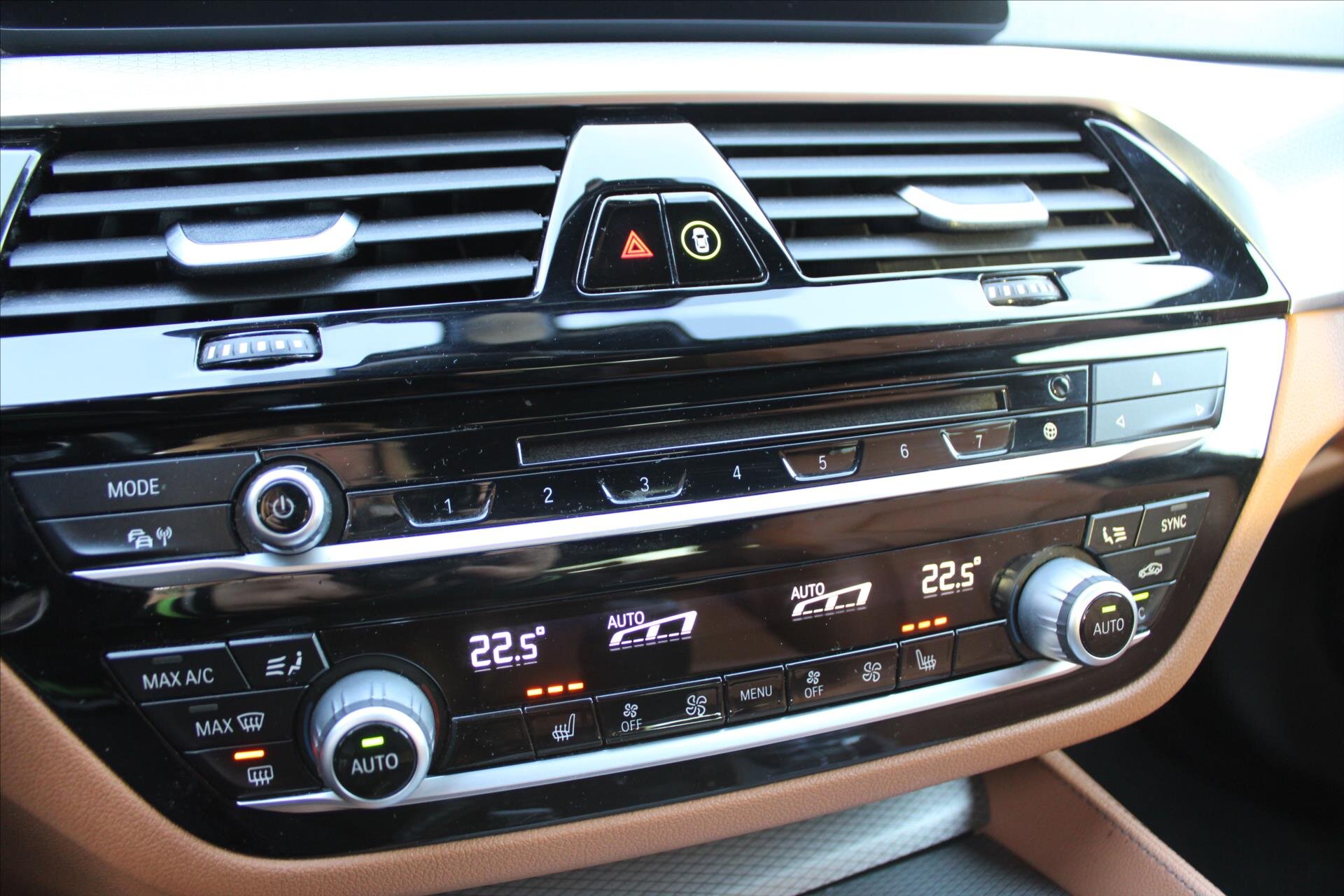 BMW Řada 5 Kombi 3,0 l 195 kw