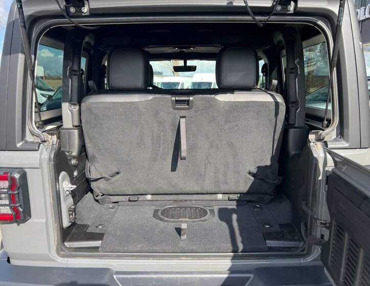 Jeep Wrangler SUV / Terénní 2,0 l 200 kw