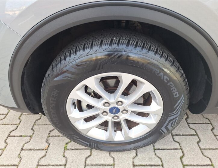 Ford Kuga SUV 2,5 l 165 kw