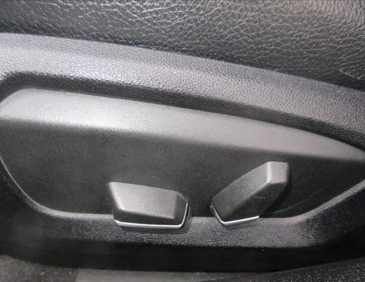 BMW Řada 7 Sedan 3,0 l 190 kw